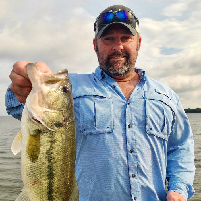  Winter fishing over deep brush piles on Bois d'Arc Lake, Texas