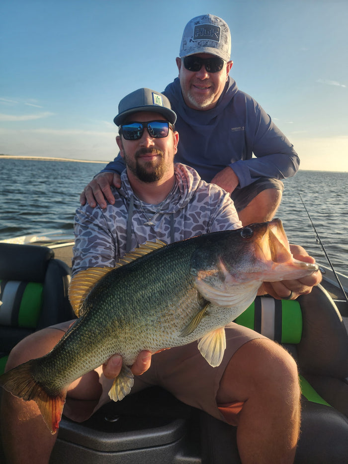 Fall shad-chasing bass on Bois d'Arc Lake, Fannin County, Texas