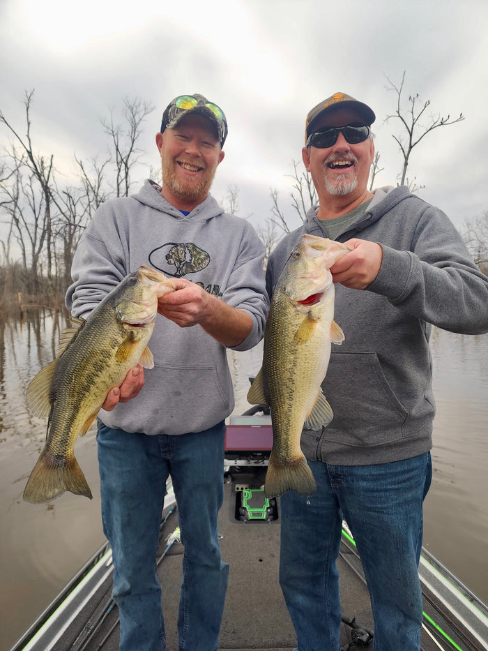  Winter fishing over deep brush piles on Bois d'Arc Lake, Texas